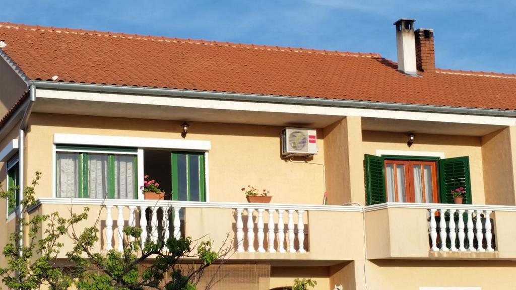 Apartments Dano Sukošan Buitenkant foto